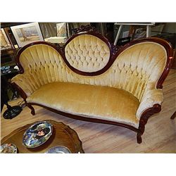 VICTORIAN STYLE MAHOGANY FRAMED BUTTON BACK SETTEE - MADE IN USA - FACTORY RETAIL $2100