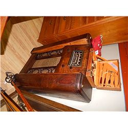 VINTAGE CROSSLEY FLOOR MODEL RADIO 0 C.1940'S - WITH BAG OF TUBES