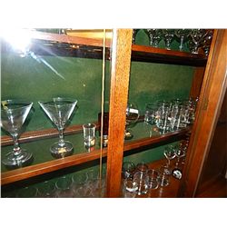 SHELF OF ASSORTED GLASSWARE