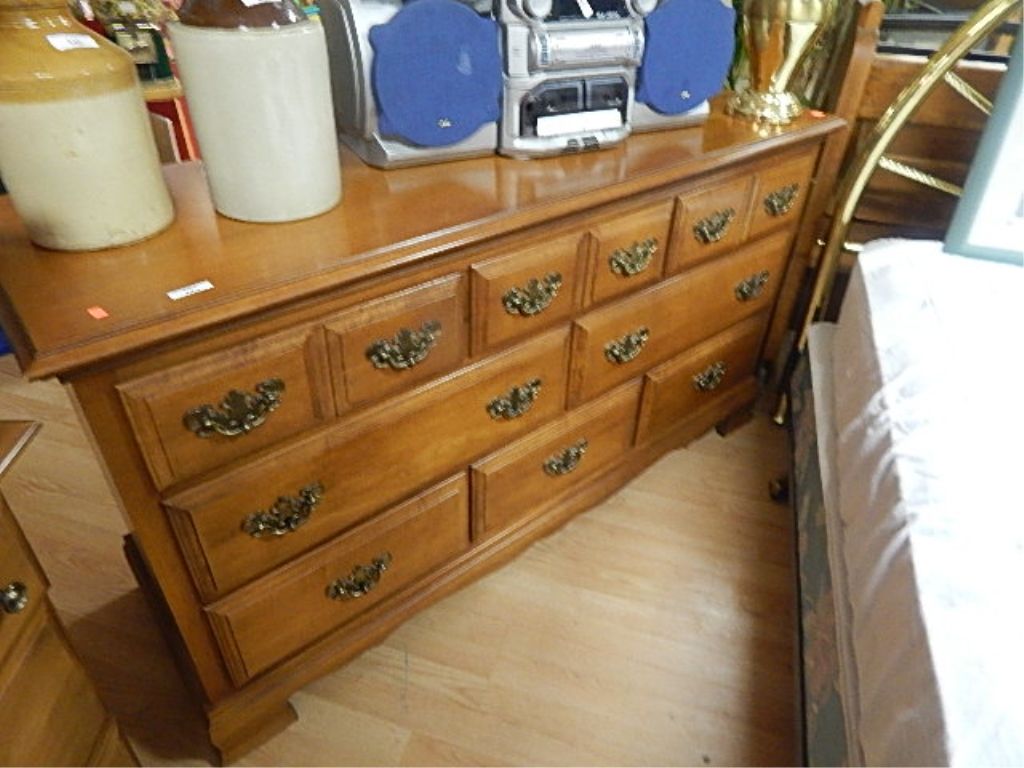 Dresser Kroehler 8 Drawers