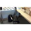 Image 1 : Kenmore Canister Vacuum