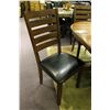 Image 2 : OVAL DINING ROOM TABLE WITH LEAF & 4 CHAIRS