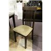 Image 2 : SMALL KITCHEN TABLE & 4 CHAIRS