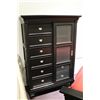 Image 2 : 4 PIECE DARK WOOD MASTER BEDROOM SUITE WITH QUEEN SIZE HEADBOARD, FOOTBOARD, NIGHTSTAND &