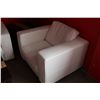 Image 2 : WHITE LEATHER 3 PIECE SOFA SET