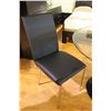 Image 2 : ROUND GLASS DINING TABLE WITH 3 LEATHER CHAIRS