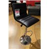 Image 2 : ROUND GLASS DINING TABLE WITH 3 LEATHER CHAIRS