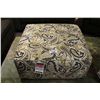 Image 1 : LARGE FLORAL PRINT OTTOMAN