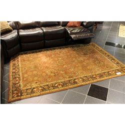 AREA RUG