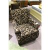 Image 1 : FLORAL PRINT ACCENT CHAIR