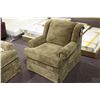 Image 2 : 3 PIECE LIVING ROOM SET INCLUDES LOVE SEAT, CHAIR & ACCENT CHAIR