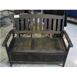 SOLID WOOD CONSTRUCTED BENCH SEAT WITH UNDERSEAT STORAGE