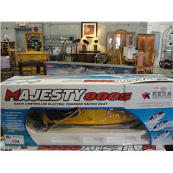 MAJESTY 800S RADIO CONTROLLED ELECTRIC POWERED RACING BOAT
