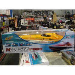 MAJESTY 800S RADIO CONTROLLED ELECTRIC POWERED RACING BOAT