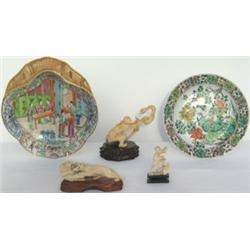 C19th Chinese Canton porcelain shaped dish, the painted central panel depicting...