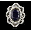 Image 4 : 14KT White and Yellow Gold 8.88ct Sapphire and Diamond Ring