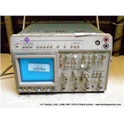TEKTRONIX 2465 BDM 400 MHZ (print sequence:) 61446
