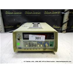 FLUKE 8920A TRUE RMS VOLTMETER