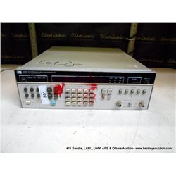 HP 3325A SYNTHESIZED/FUNCTION GENERATOR