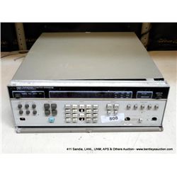HP 3325A SYNTHESIZER/FUNCTION GENERATOR