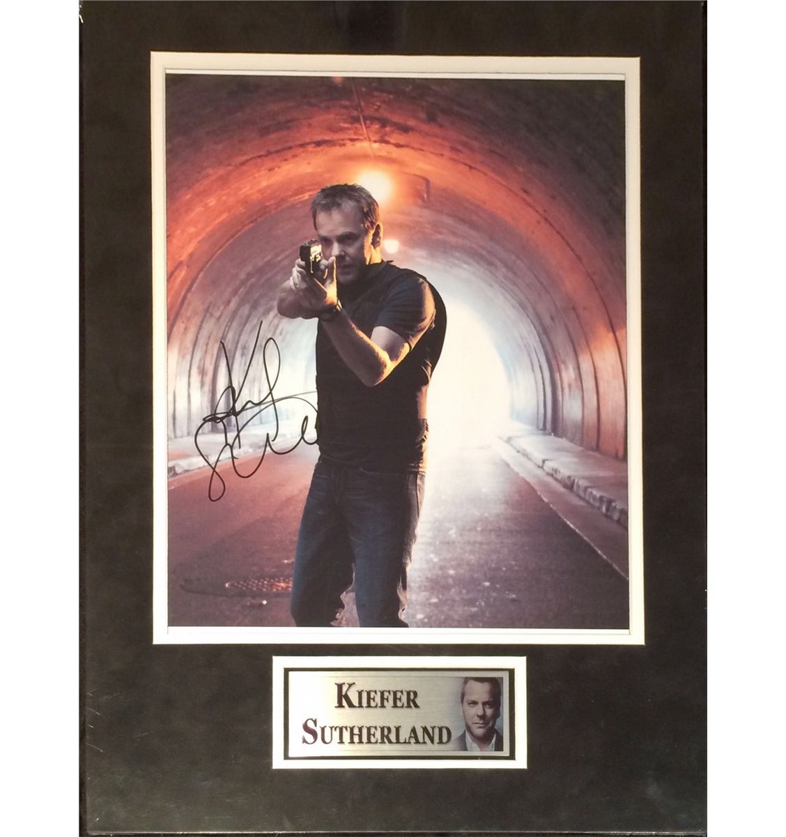 24 AUTOGRAPHED SIGNED /& FRAMED PP POSTER PHOTO KIEFER SUTHERLAND