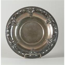 STERLING: WALLACE STERLING SHALLOW BOWL IN THE "GRANDE BAROQUE" PATTERN…