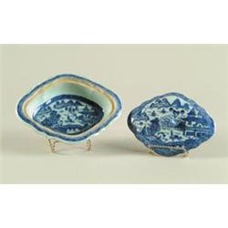 CANTON: BLUE AND WHITE COVERED DIAMOND SHAPE SERVING DISH…