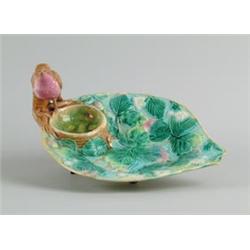 MAJOLICA: FIGURAL STRAWBERRY SERVING DISH…