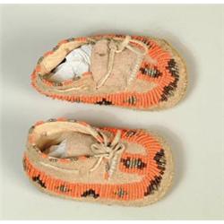 PAIR OF CHEYENNE BEADED BABY MOCCASINS…