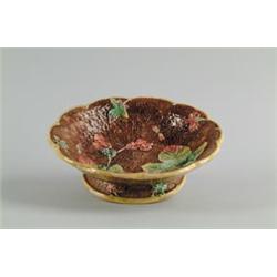 MAJOLICA: FOOTED BOWL…