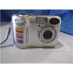 Nikon Cool Pix 5600