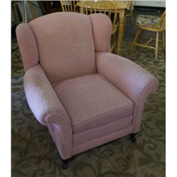 Vintage Pink sitting chair, good condition.