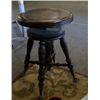 Image 3 : Vintage piano stool, adjustable.