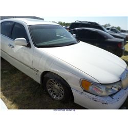 1998 - LINCOLN TOWN CAR// REBUILT SALVAGE