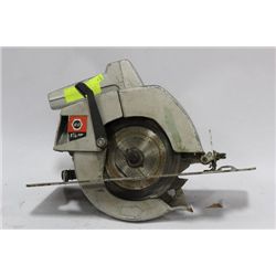 BLACK & DECKER CIRCULAR SAW