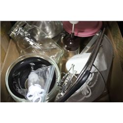 BOX OF BAKING ACCESSORIES..BAKING DISHES,BOWLS,ETC