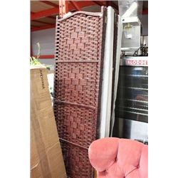 NEW WICKER ROOM DIVIDER