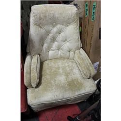 4 GREEN AND WHITE FABRIC ARMCHAIRS