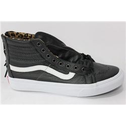 PR OF VANS OFF THE WALL SKATER SHOES ON CHOICE