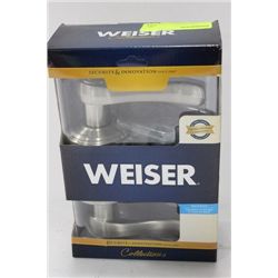 WEISER BED AND BATH HANDLE SET
