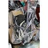 Image 1 : PALLET OF ASST PAWNSHOP SKIS/GOLF CLUBS ETC