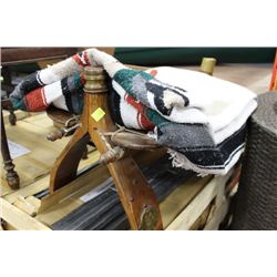 VINTAGE WOOD SADDLE STAND W BLANKET