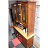 Image 1 : DINING HUTCH