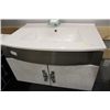 Image 1 : NEW WHITE AND SILVER  FLOATING BATHROOM VANITY