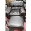 Image 1 : BROWN LEATHER ARMCHAIR W OTTOMAN