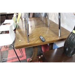 VINTAGE DINING ROOM TABLE