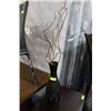 Image 1 : SHOWHOME VASE W TWIGS