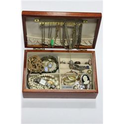 JEWELRY BOX W/ CONTENTS