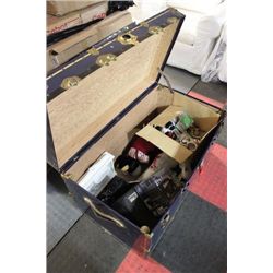 VINTAGE LARGE BLUE TRUNK