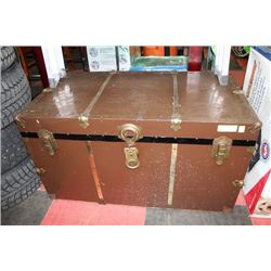 EXCELSIOR PRE-1950'S LEATHER-HANDLED STEAMER TRUNK